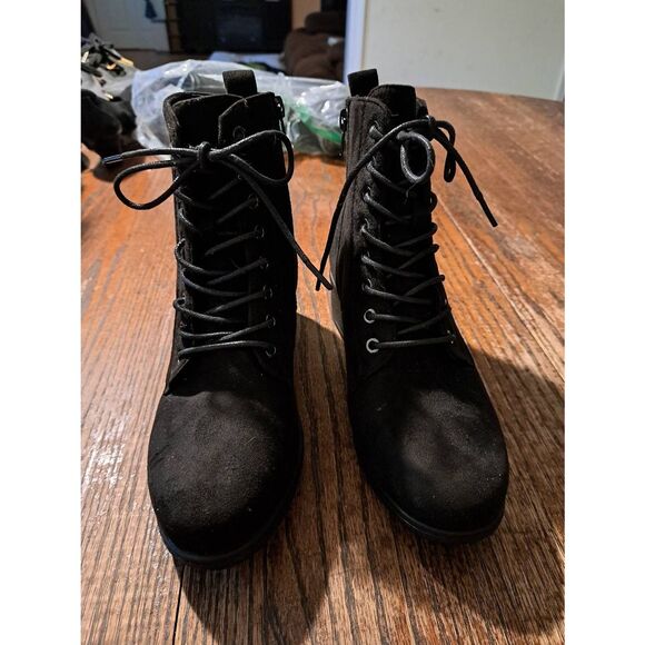 New Women 7 VJH Black Faux Suede Lace Up Side Zip Chunky Heel Ankle Boots - Picture 2 of 6